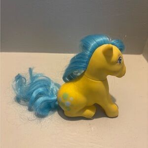 Vintage 1983 Bubbles Sitting My Little Pony horse -cartoon animated blue yellow